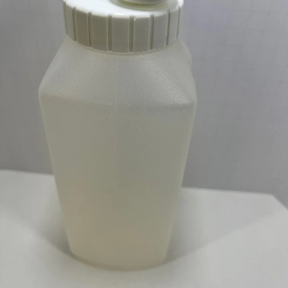 Vintage Rubbermaid 1 Qt Pitcher‎ Bottle Flip Spout Lid Measuring 32oz